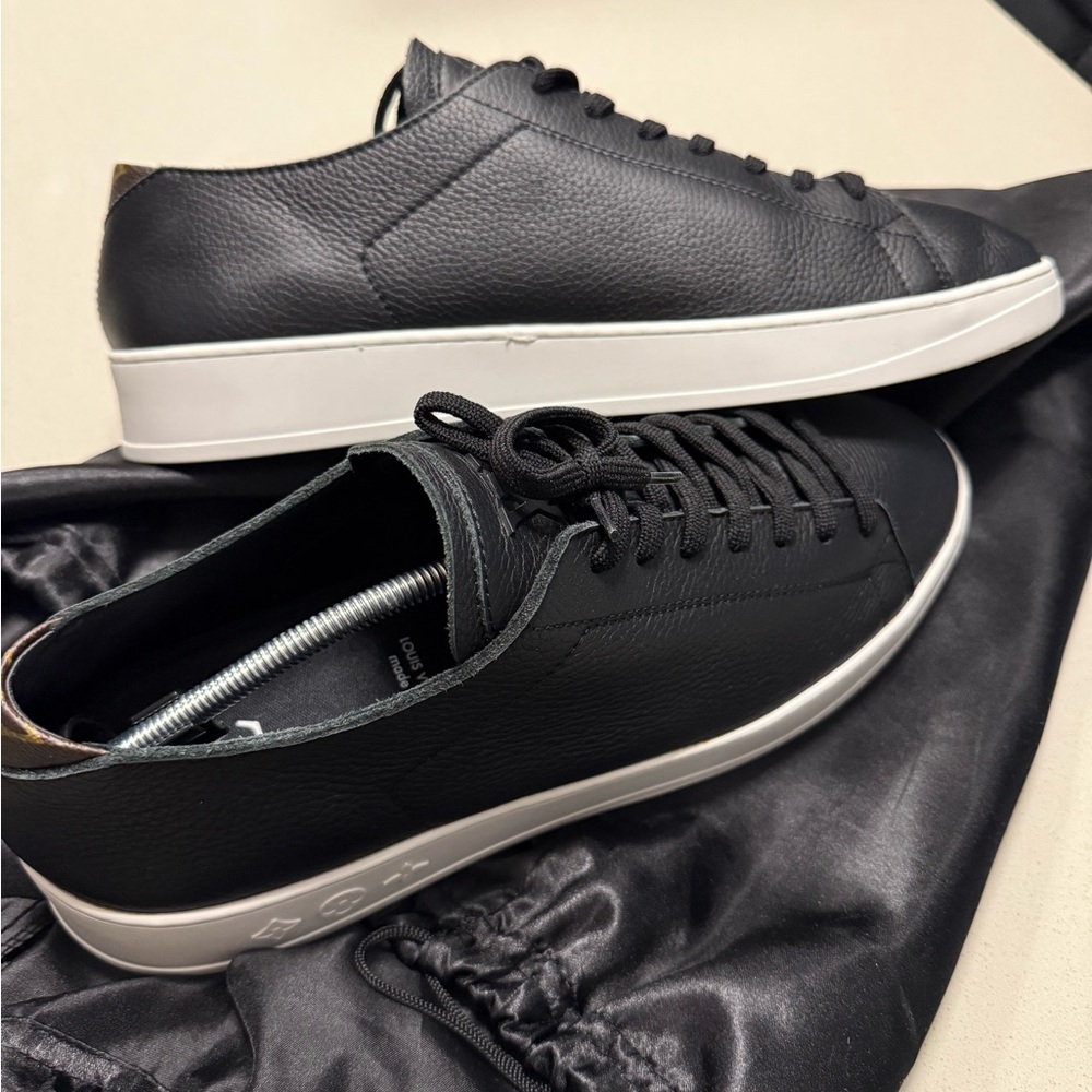 Men's Louis Vuitton Black Leather Sneakers